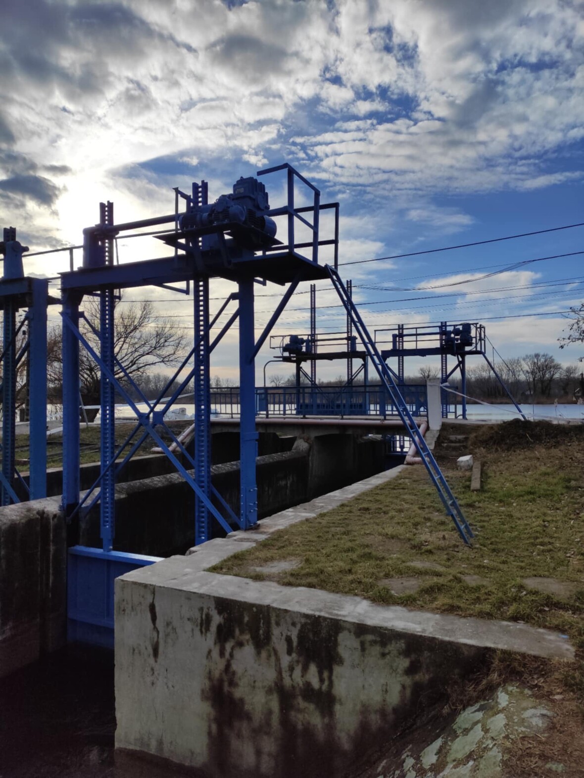 Dömsödi- és Sári-zsilip 